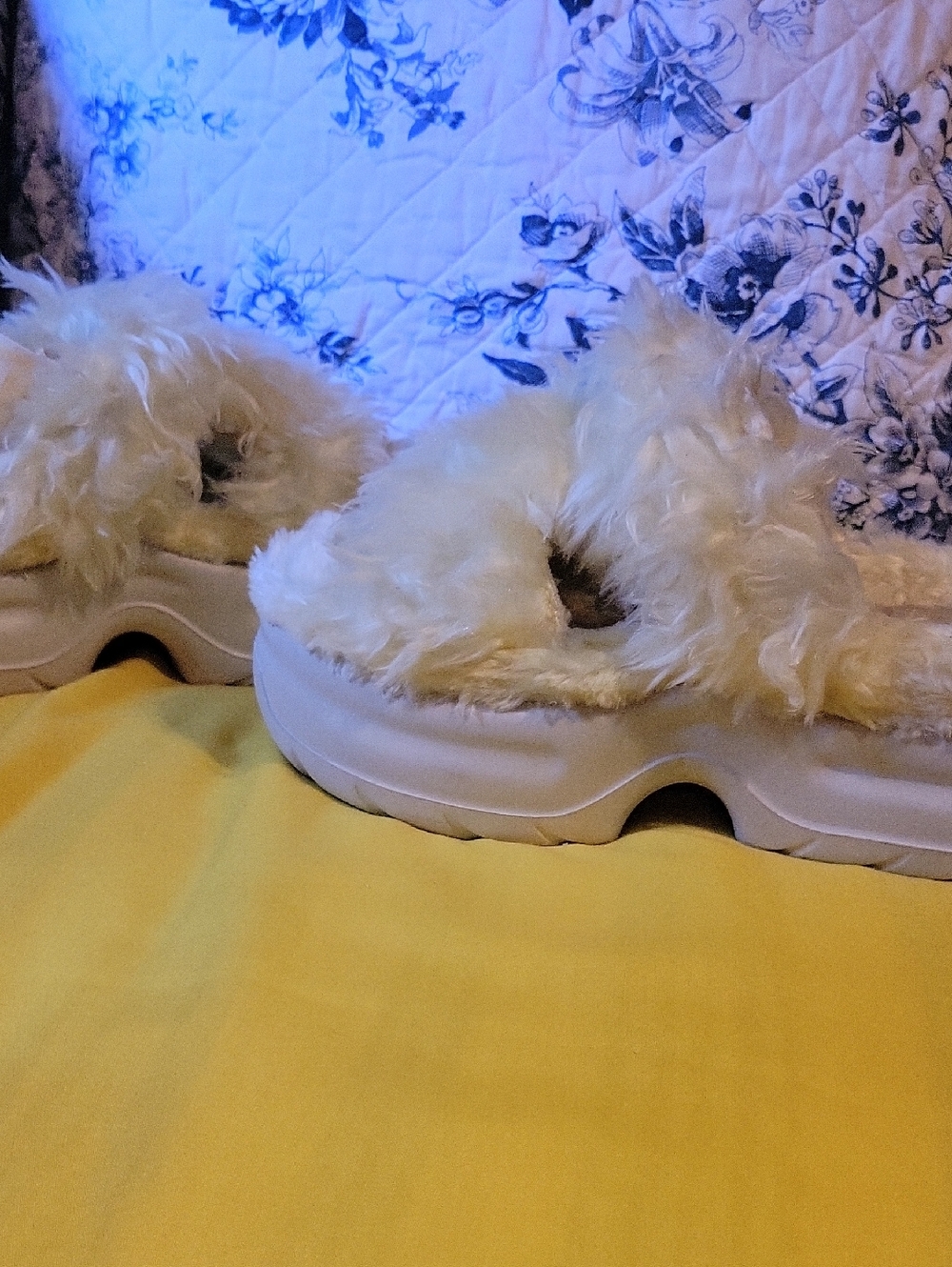 UGG yellow "Fluff" Platform Slip On With Elastic Strap. SN1117325 Size 8
